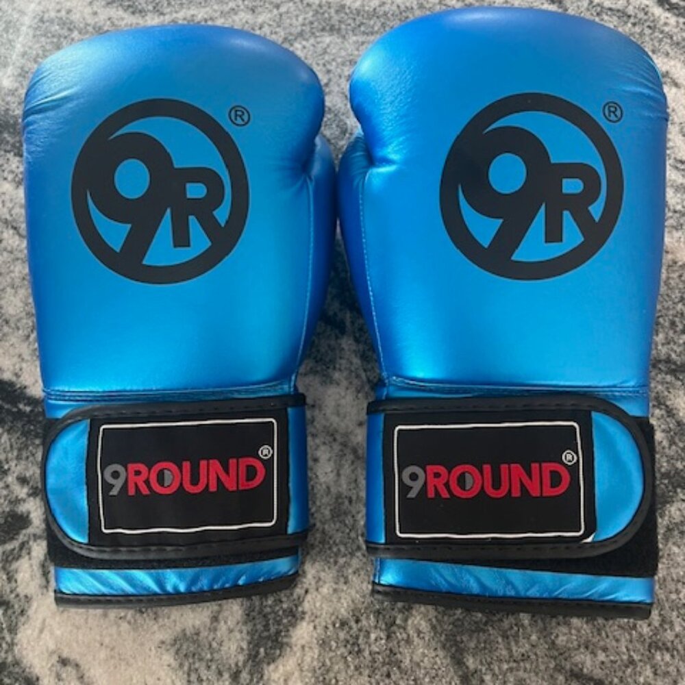 EUC 9Round brand kickboxing fitness boxing gloves, Blue Classic Model